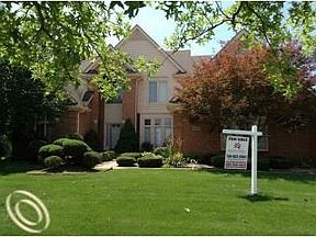 1st image of 48121 Hilltop Dr E