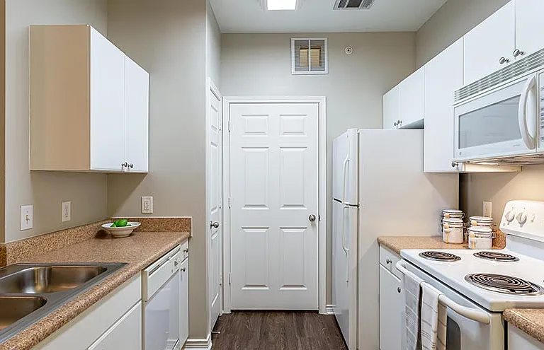 Hidden Lake Apartments — Photo 12