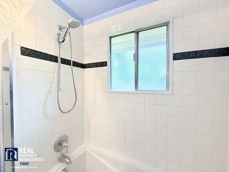 319 104th St E — Photo 10
