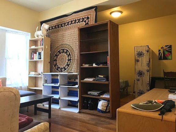 2nd image of 1305 W Morse Ave #1