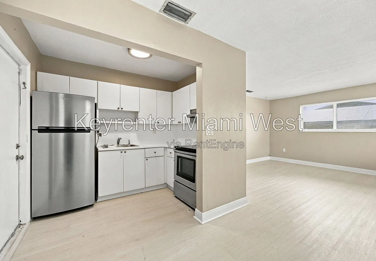 2 bed, 1.0 bath, 935 sqft, $2,500 — Photo 3