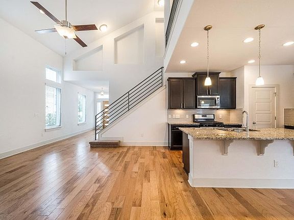 5th image of 1408 Casa Dr #1