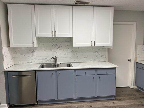 5th image of 13046 Maple Park Dr