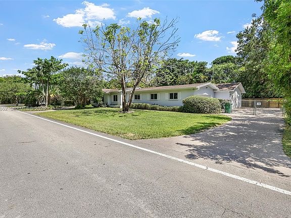 4th image of 7800 SW 132nd St