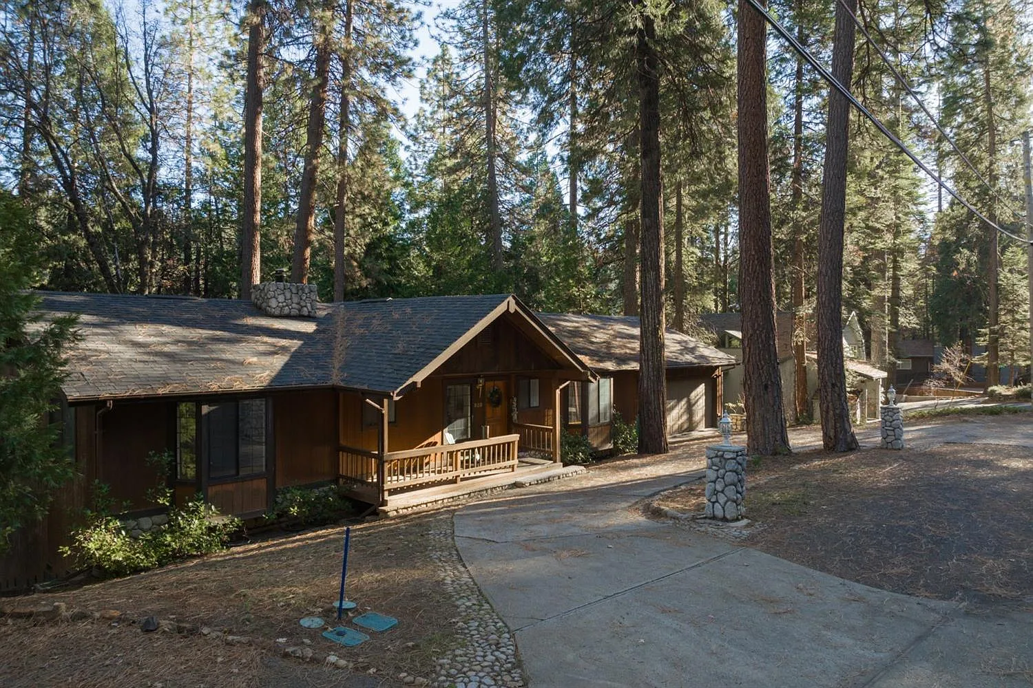 823 Blue Lake Springs Dr photo 1