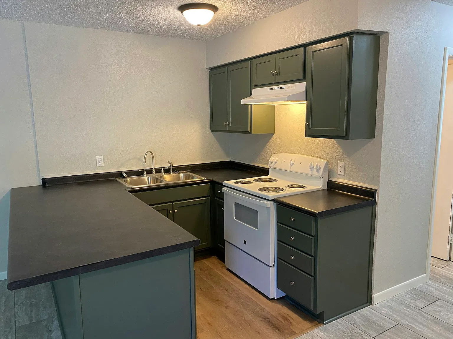 2900 South 14th Street, Unit 1 — Photo 1