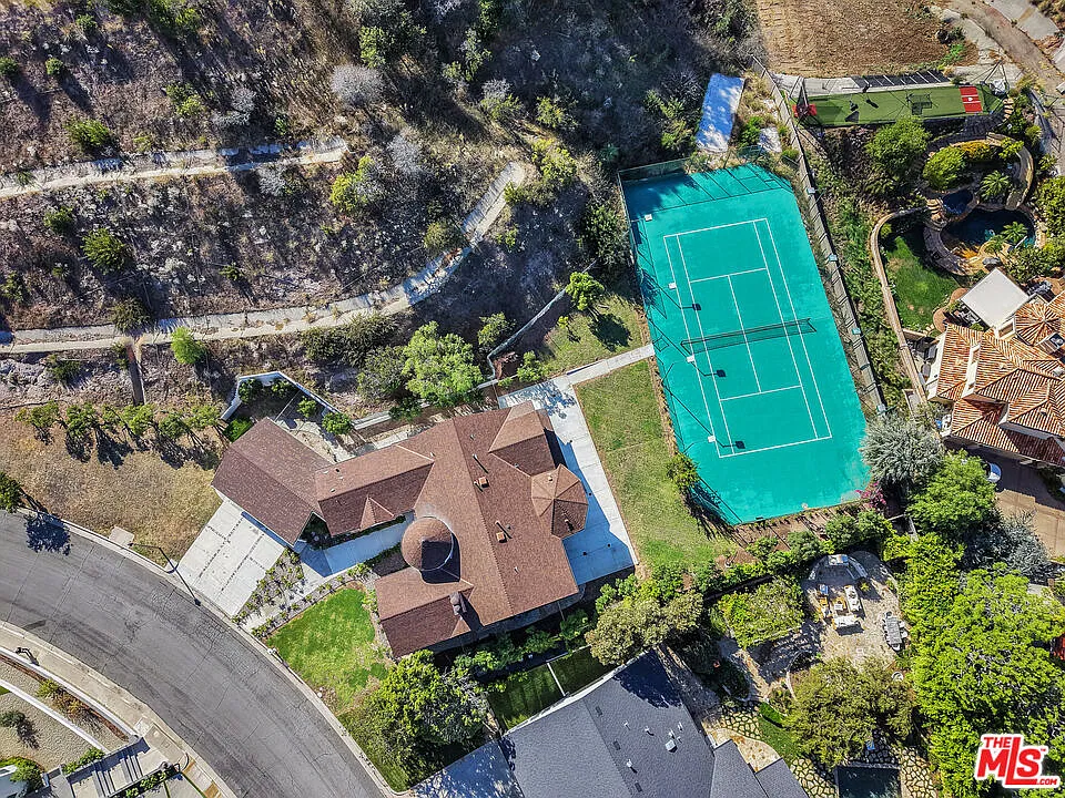 5 bed, 5.5 bath, 5288 sqft, $17,950 — Photo 3