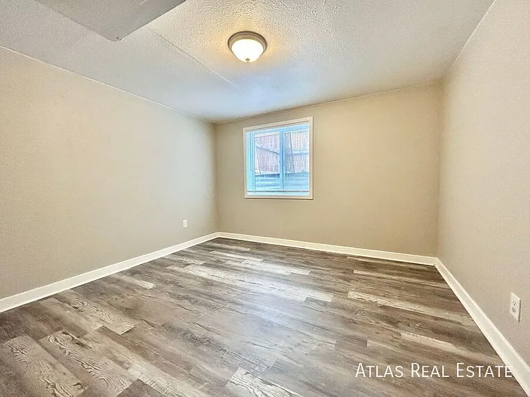 331 N Columbine St #D — Photo 12