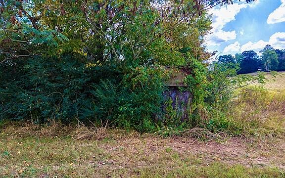 5th image of 2750 Moodyville Rd