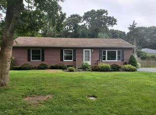 41 Winnie Rd, Center Moriches, NY 11934