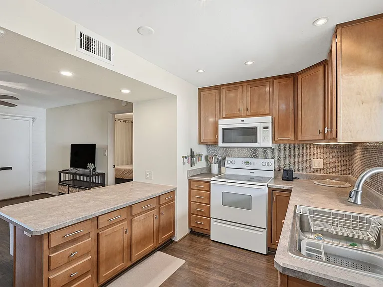 478 S Paseo Madera #B — Photo 15