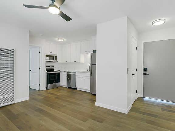 4th image of 4218 46th St APT 4