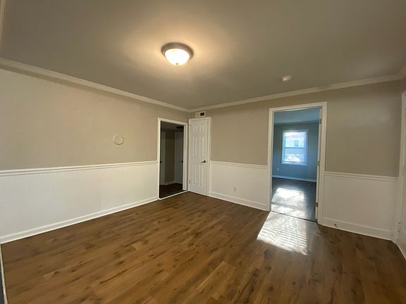 5th image of 9914 Harwood Ln
