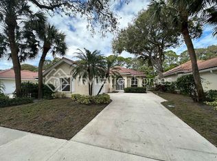 195 E Tall Oaks Cir, Palm Beach Gardens, FL 33410