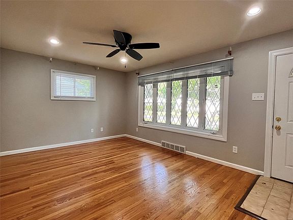2nd image of 6909 Berkridge Ct