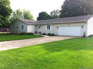 2141 West Road Dr, Springfield, IL 62711