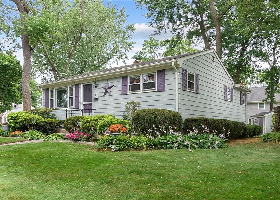 1st image of 35 Bicknell Ave