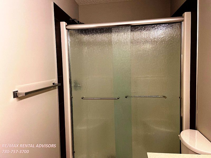 Edmonton Apartment for rent - 3 Bedrooms — photo 14