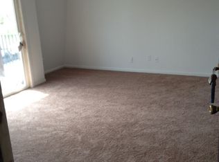 5511 Hunt Club Ln APT 11, Louisville, KY 40214
