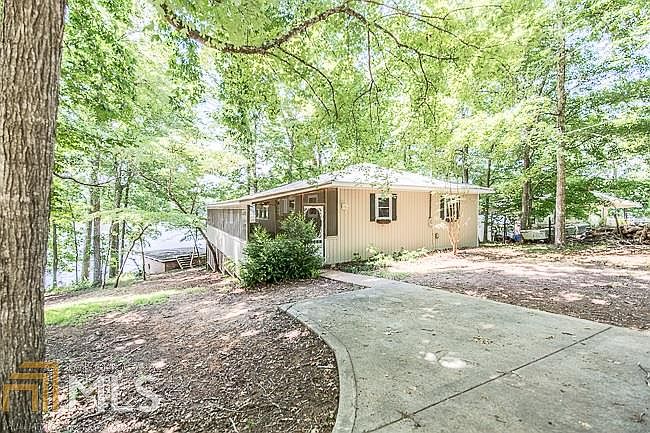 1st image of 327 Thomas Dr #8