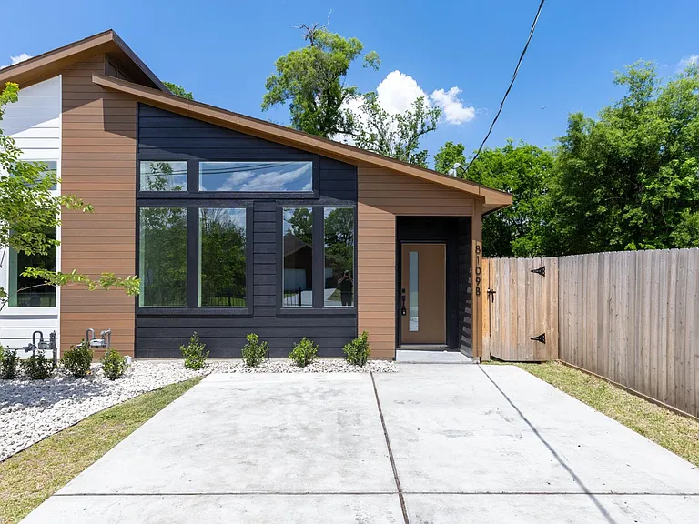 8109 Hamlet St #B — Photo 1
