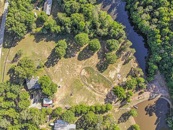 3rd image of 304 Banyon Creek Dr Lot 0