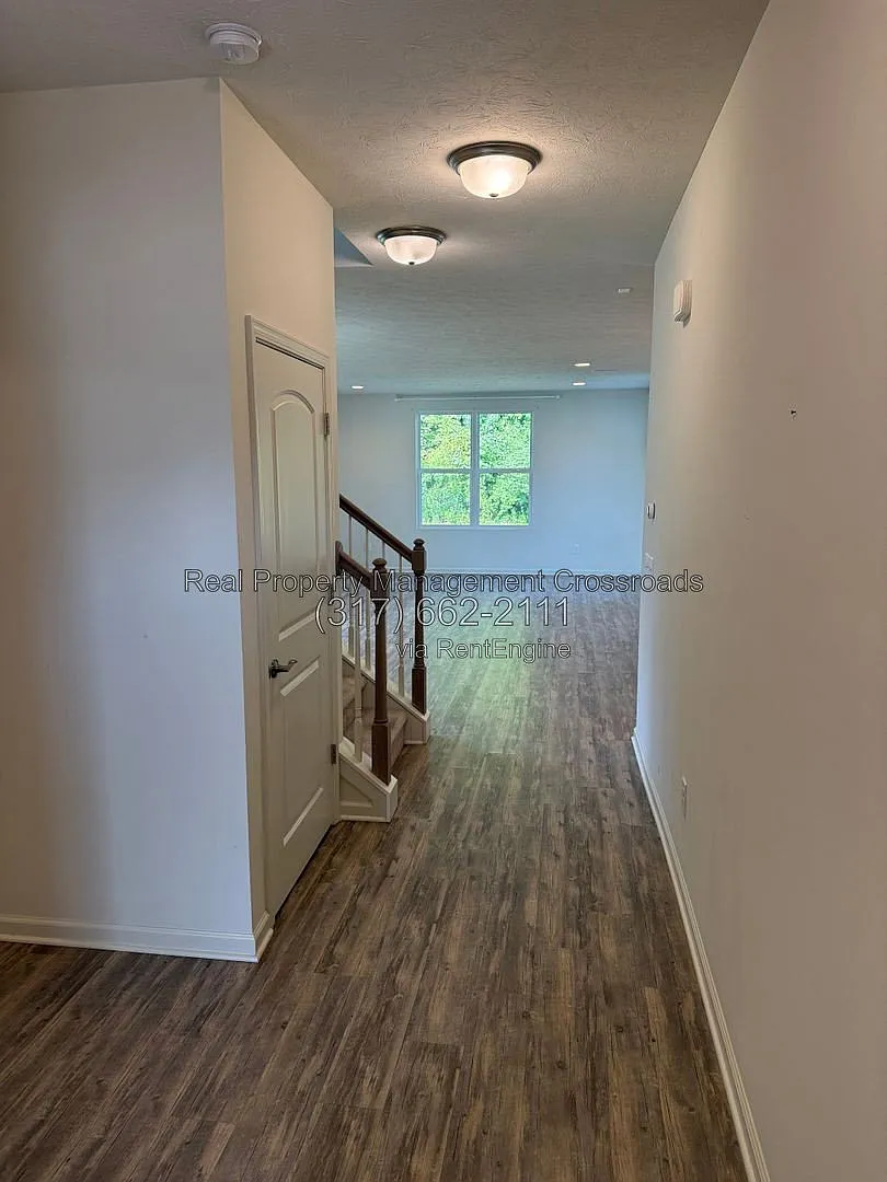 3 bed, 2.5 bath, 2426 sqft, $2,550 — Photo 4