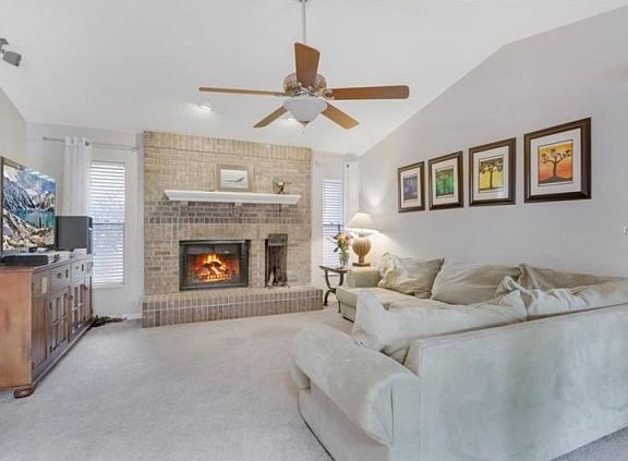3rd image of 4119 Greenfern Dr