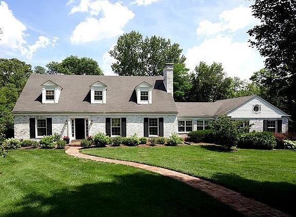 2nd image of 7 The Orchards Ln
