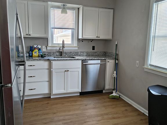 2nd image of 23251 Meadowlark Ave