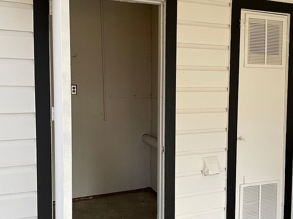 4th image of 720 Grande Dr