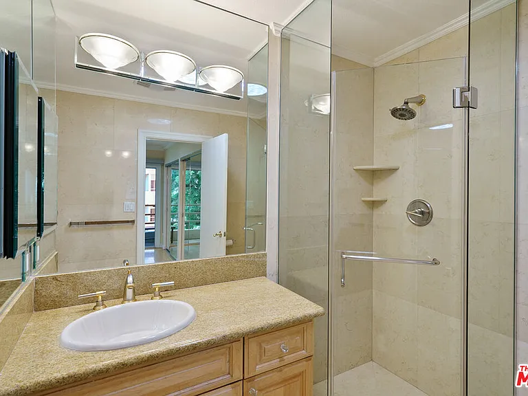 1131 Alta Loma Rd #602 — Photo 18
