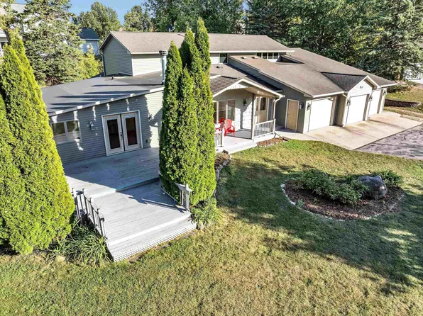 2796 Nicolet Dr, Green Bay, WI 54311