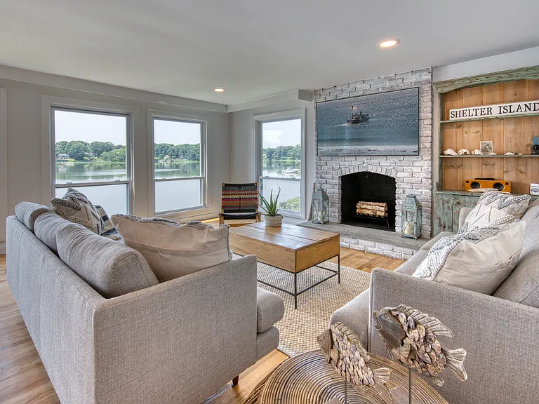 32 S Midway Rd — Photo 11