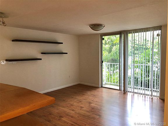 3rd image of 1740 NW North River Dr APT 423