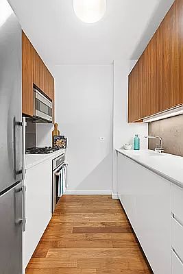4th image of 515 E 72nd St APT 5F