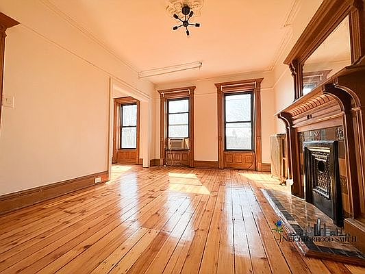 3rd image of 312 Jefferson Ave #3