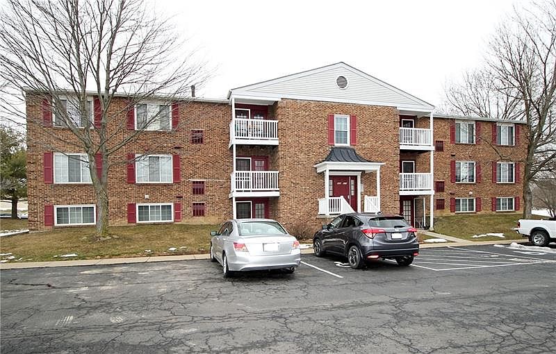 1st image of 967 Wood Hollow Dr