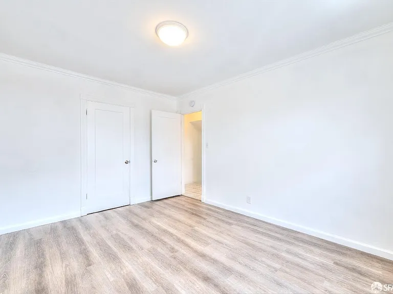 6029 Macarthur Blvd — Photo 15