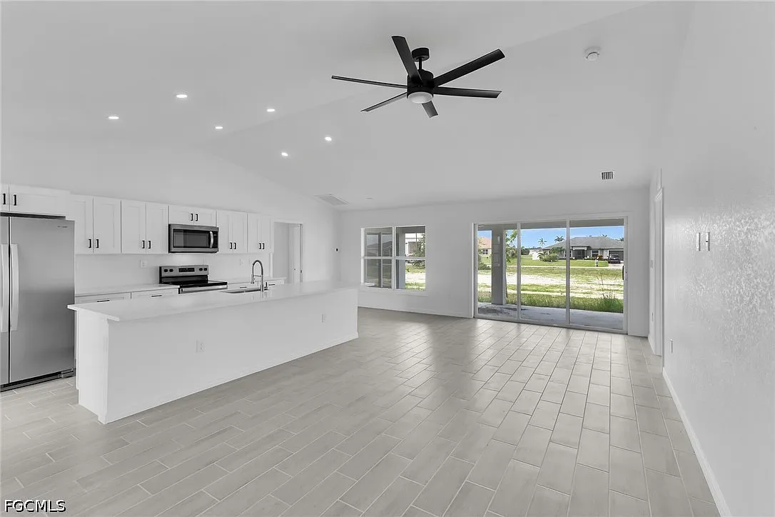4 bed, 3.0 bath, 1683 sqft, $2,200 — Photo 4