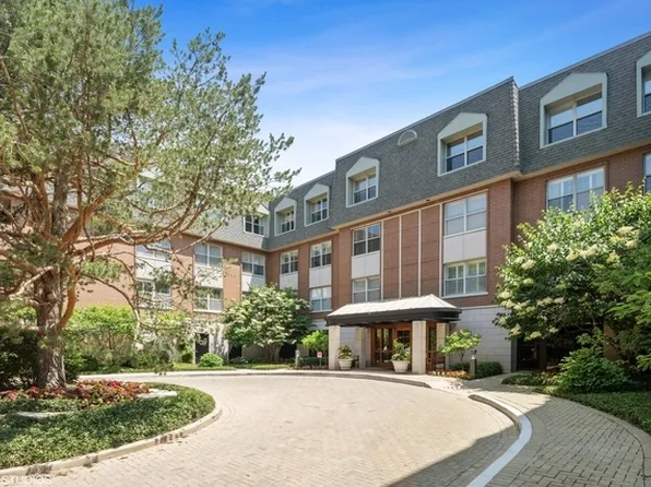 800 Deerfield Rd APT 306, Highland Park, IL 60035
