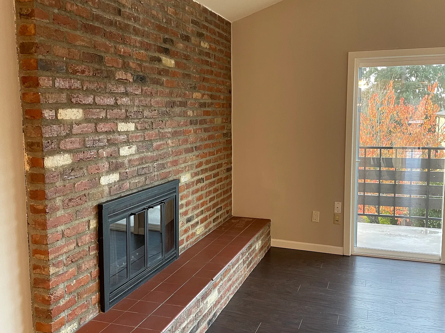 15420 9th Ave SW — Photo 3