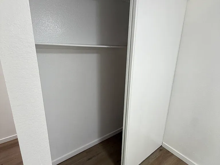 Sierra Vista Apartments — Photo 12