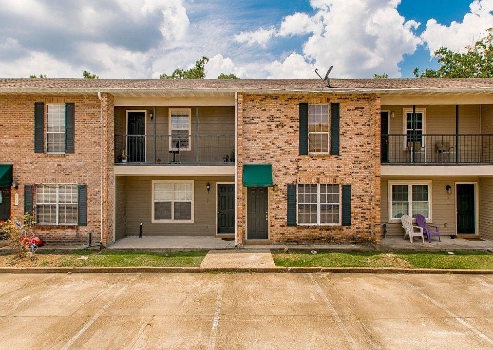 1st image of 4625 Parkoaks Dr APT 27