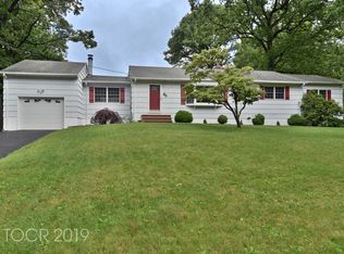 86 Spear St, Oakland, NJ 07436