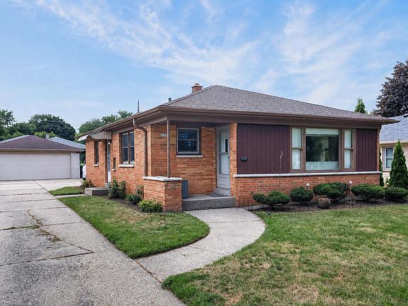 3rd image of 8109 W Potomac AVENUE