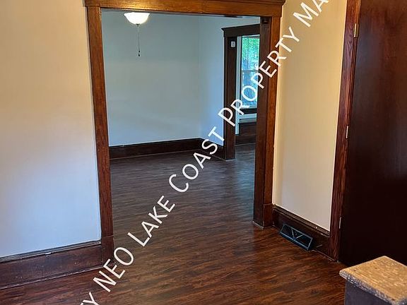 3rd image of 1355 Cove Ave #Rh