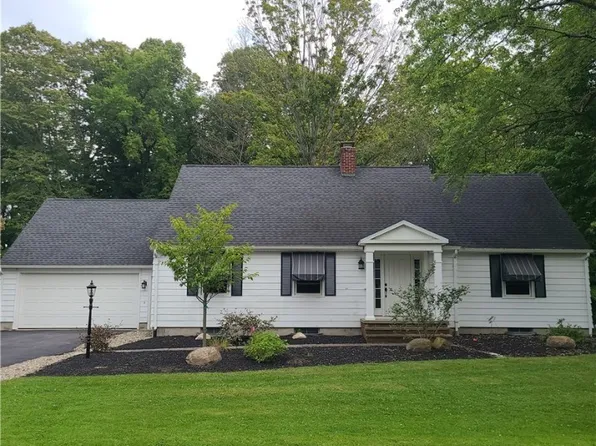 27 Cherry Ln, Lakewood, NY 14750