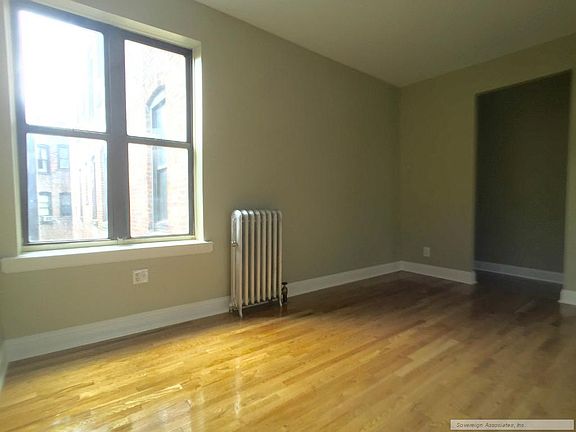 3rd image of 105 Audubon Ave APT 4A