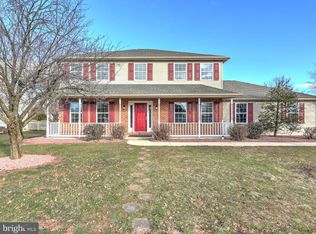 2809 Dove Dr, York, PA 17408